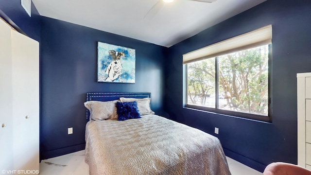 bedroom with a ceiling fan