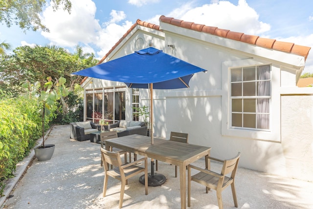 view of patio featuring an outdoor hangout area