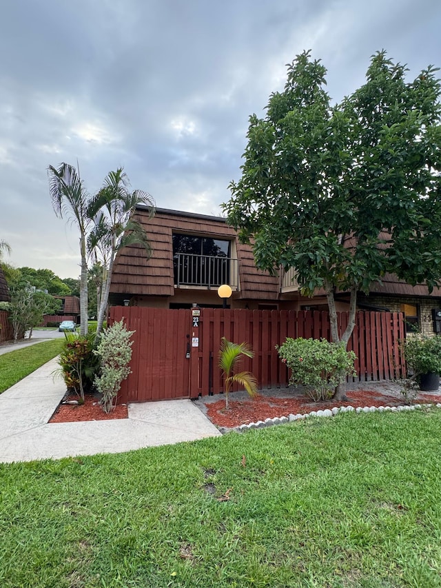 1458 N Lawnwood Cir Unit 23A, Fort Pierce, FL 34950 - view of yard