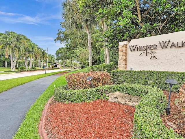 view of community / neighborhood sign