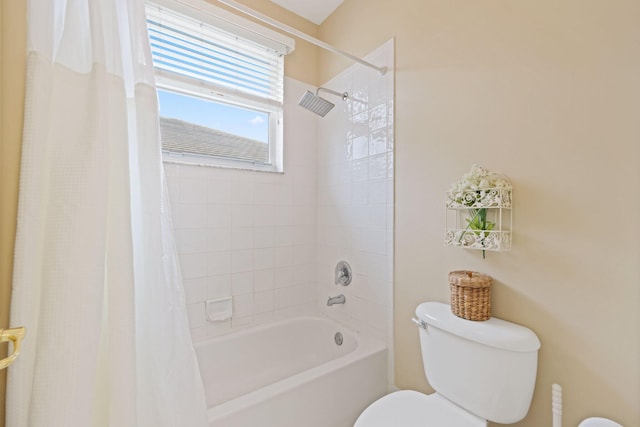 full bath with toilet and shower / bath combination with curtain