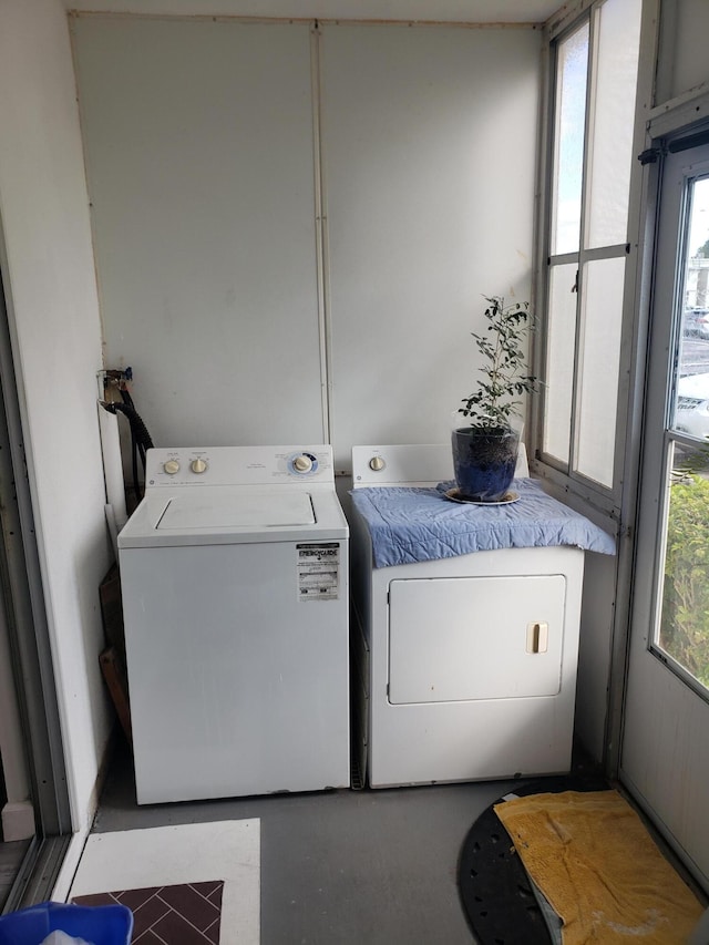 390 Brittany I, Delray Beach, FL 33446 - washroom featuring laundry area and washing machine and dryer