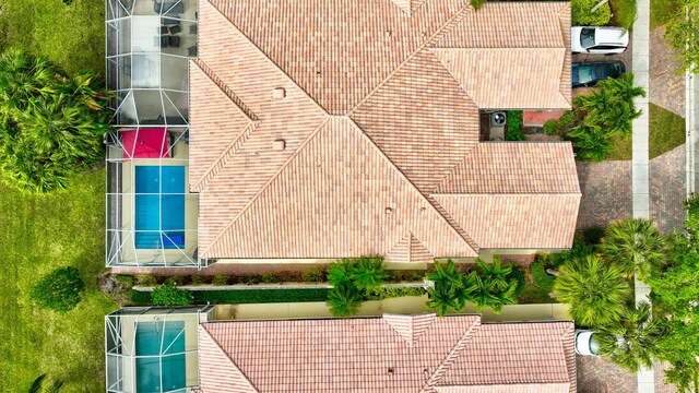 bird's eye view with a residential view