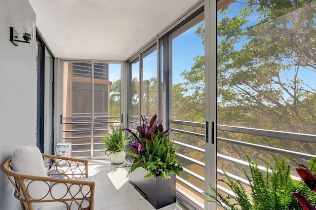 view of sunroom / solarium