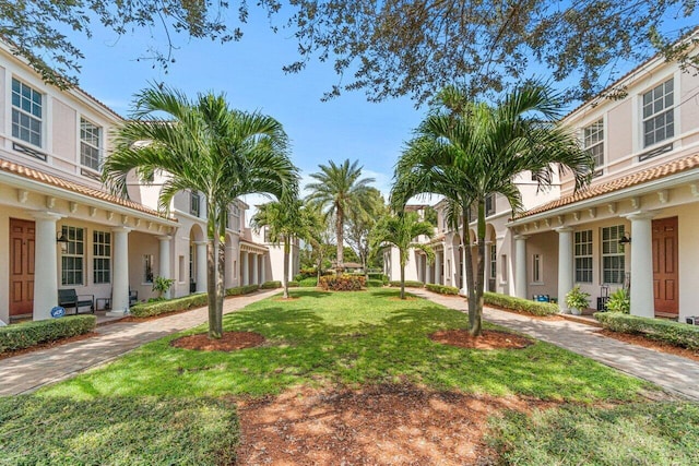 view of yard with a residential view