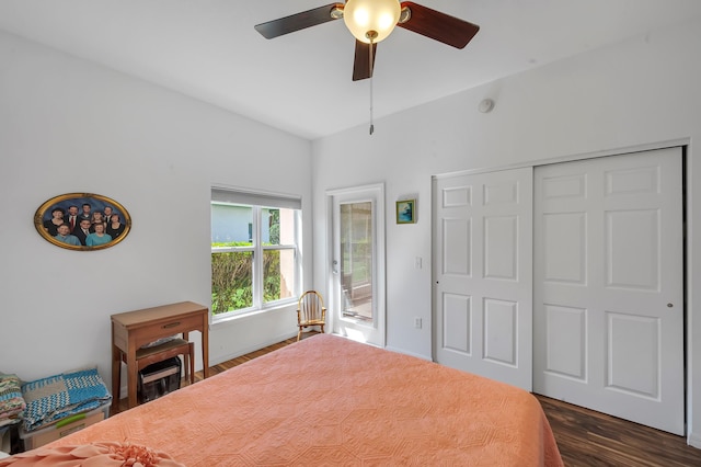 bedroom featuring ceiling fan, dark wood finished floors, and a closet