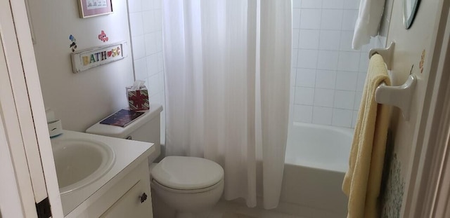 full bathroom with toilet, vanity, and shower / bathtub combination with curtain