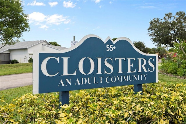 view of community / neighborhood sign