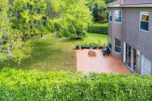 view of yard with a patio area