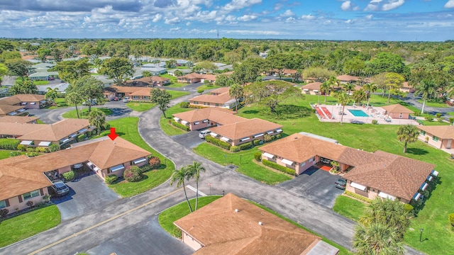 bird's eye view with a residential view