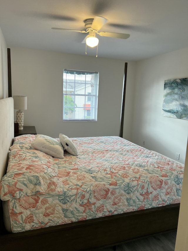 bedroom featuring ceiling fan