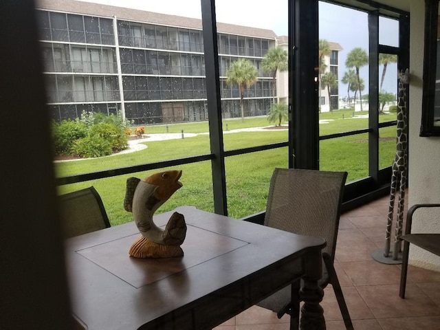 2424 N Federal Hwy Unit 106, Boynton Beach, FL 33435 - view of sunroom / solarium