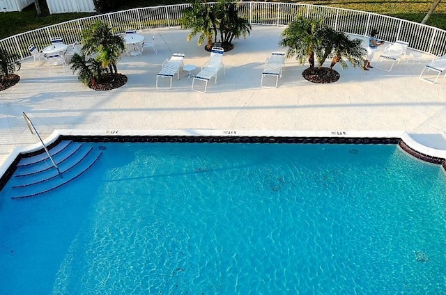 2424 N Federal Hwy Unit 106, Boynton Beach, FL 33435 - pool with fence and a patio