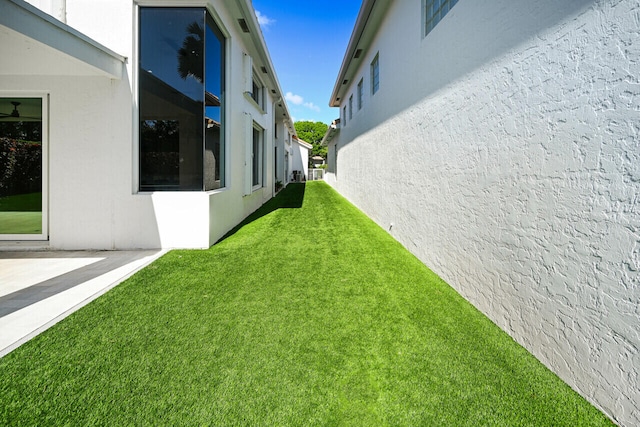 view of yard with a patio