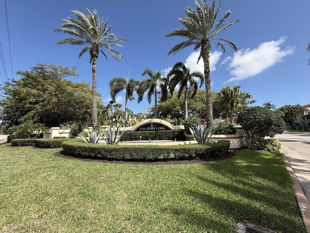 19203 Glenmoor Dr, West Palm Beach, FL 33409 - community sign featuring a lawn