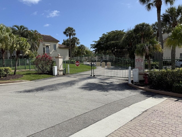 19203 Glenmoor Dr, West Palm Beach, FL 33409 - view of gate