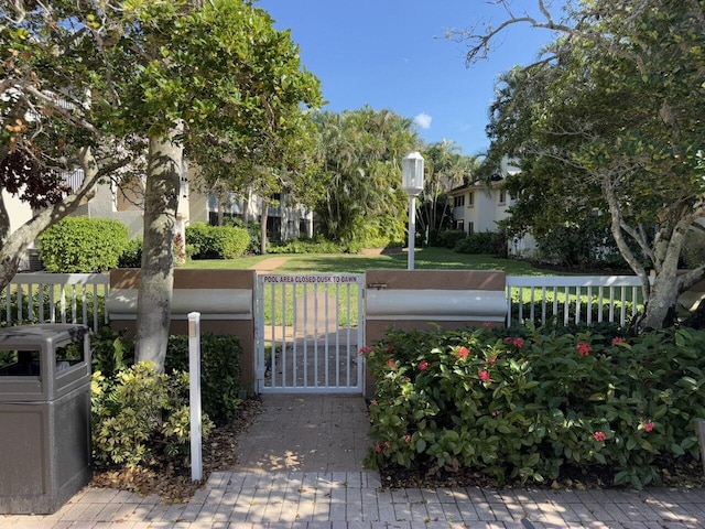 19203 Glenmoor Dr, West Palm Beach, FL 33409 - view of gate