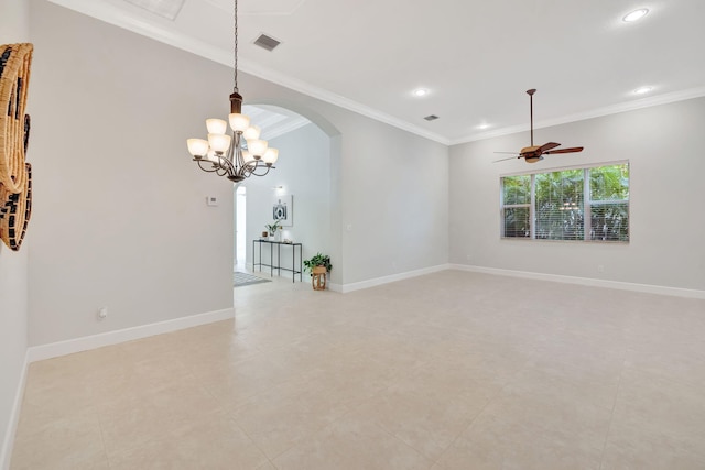 empty room featuring arched walkways, ceiling fan with notable chandelier, visible vents, baseboards, and ornamental molding