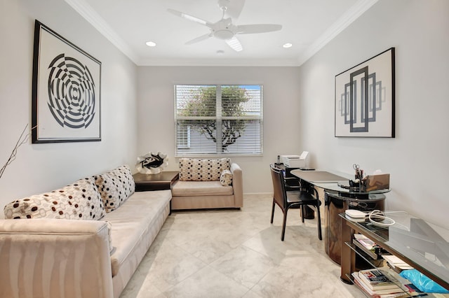 living area with recessed lighting, a ceiling fan, and crown molding