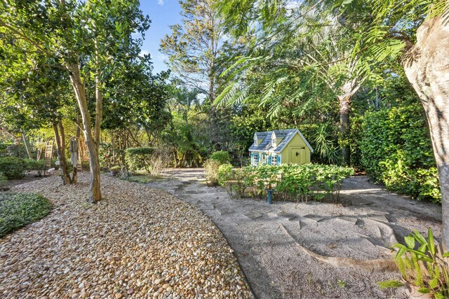 view of yard with a vegetable garden