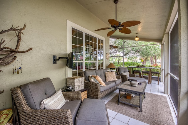 6861 Briarlake Cir, Palm Beach Gardens, FL 33418 - sunroom featuring ceiling fan, an outdoor hangout area, and vaulted ceiling