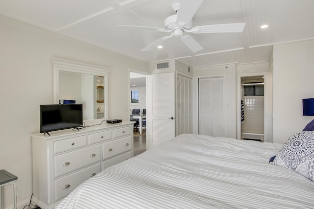 bedroom with ceiling fan, a closet, visible vents, and recessed lighting