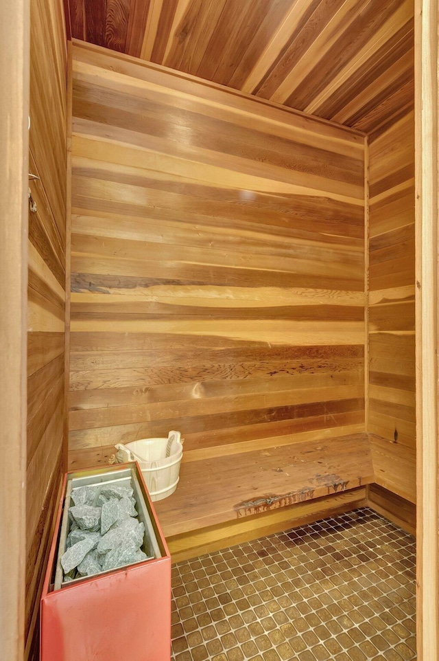 view of sauna / steam room