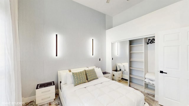 bedroom with a closet