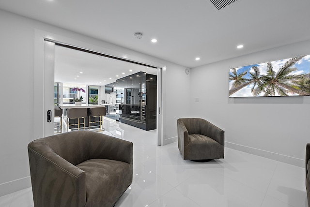 3140 S Ocean Blvd S Unit 502S, Palm Beach, FL 33480 - sitting room with recessed lighting, visible vents, and baseboards