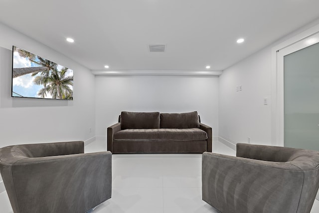 3140 S Ocean Blvd S Unit 502S, Palm Beach, FL 33480 - living room featuring recessed lighting, visible vents, and baseboards