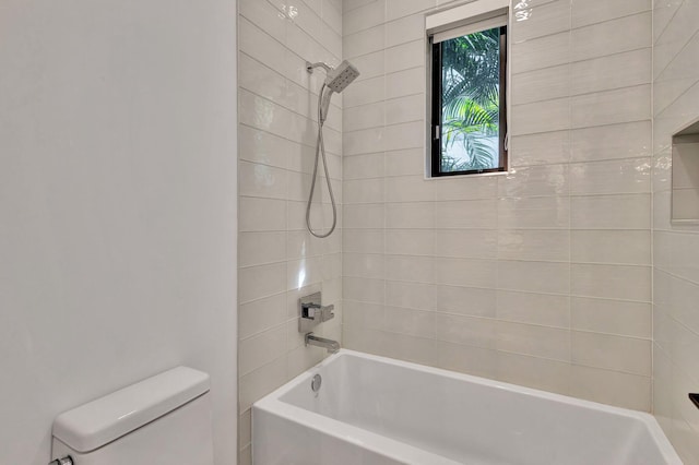 full bath featuring toilet and shower / bath combination