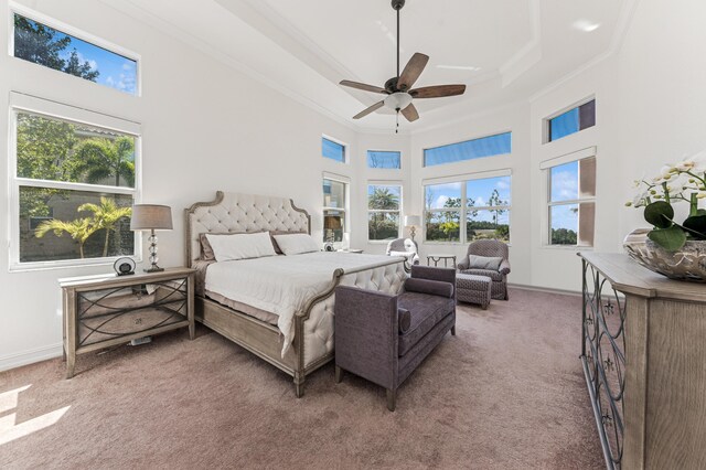 living area with light tile patterned floors, visible vents, ceiling fan, ornamental molding, and recessed lighting