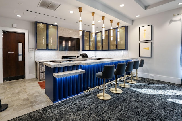 bar with recessed lighting, visible vents, baseboards, backsplash, and pendant lighting