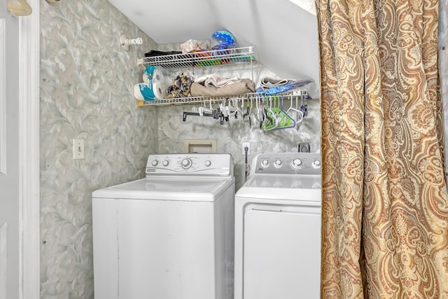 154 Weybridge Cir Unit C, Royal Palm Beach, FL 33411 - laundry room featuring washer and clothes dryer and laundry area