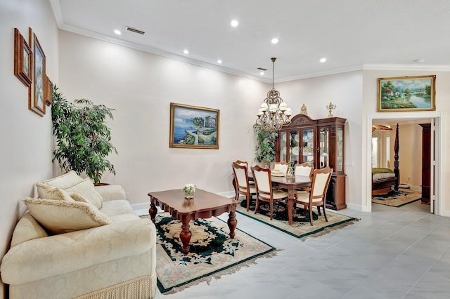 living room with baseboards, visible vents, crown molding, and recessed lighting