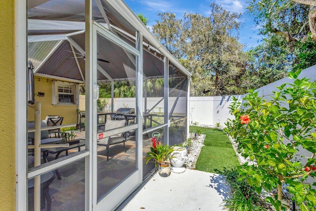 4047 Grove Point Rd, Palm Beach Gardens, FL 33410 - view of fenced backyard