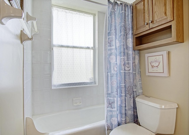 4408 Gator Trace Ln, Fort Pierce, FL 34982 - full bath featuring toilet and shower / tub combo with curtain