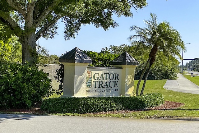 view of community / neighborhood sign