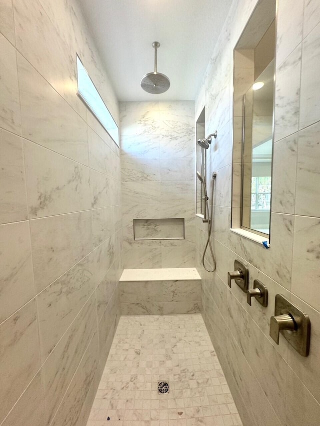 12727 Nevins Ln Unit Renown 61, Palm Beach Gardens, FL 33412 - bathroom featuring tiled shower