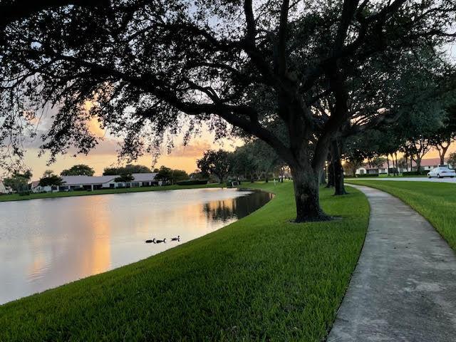 6367 Long Key Ln, Boynton Beach, FL 33472 - view of community with a yard and a water view