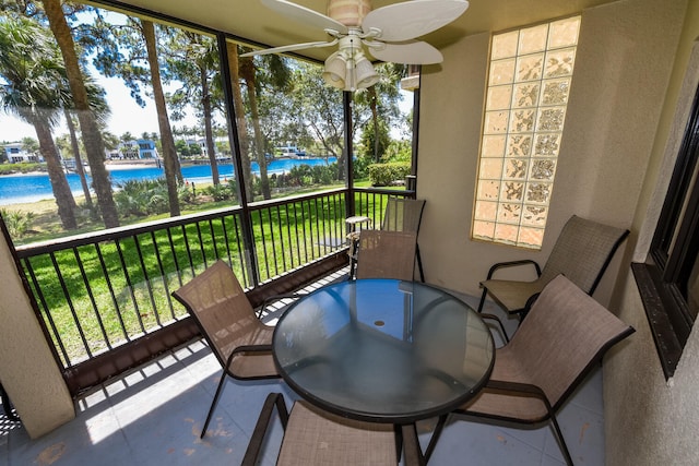 1001 Seafarer Cir Unit 102, Jupiter, FL 33477 - sunroom with ceiling fan