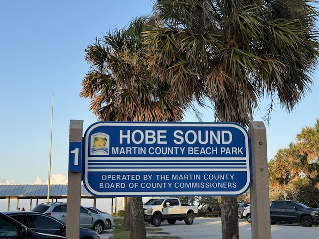 8579 SE Sabal St, Hobe Sound, FL 33455 - exterior view of parking
