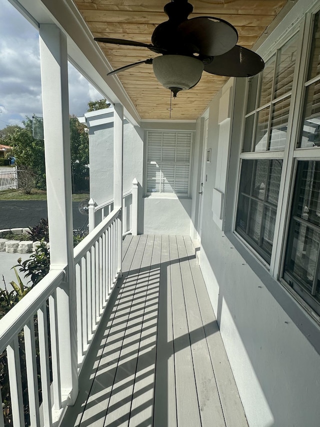 deck with a ceiling fan