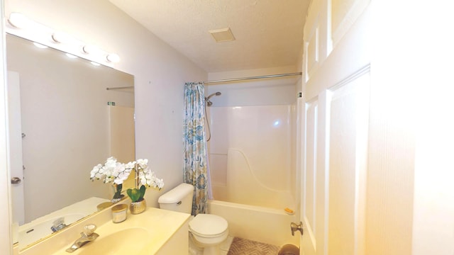 413 European Ln, Fort Pierce, FL 34982 - full bath with shower / bathtub combination with curtain, toilet, vanity, and a textured ceiling