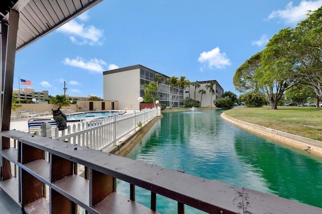 view of swimming pool