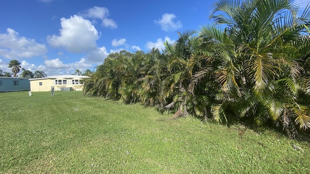 7 Los Lagos Ln, Port Saint Lucie, FL 34952 - view of grassy yard