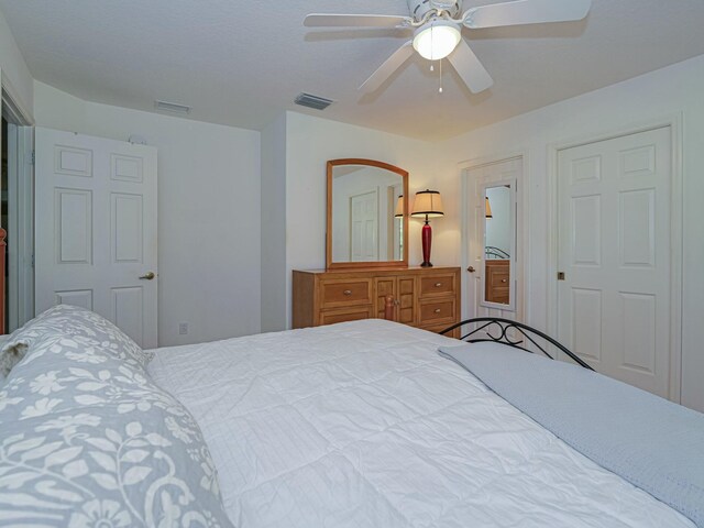 946 S Easy St, Sebastian, FL 32958 - bedroom featuring visible vents and a ceiling fan
