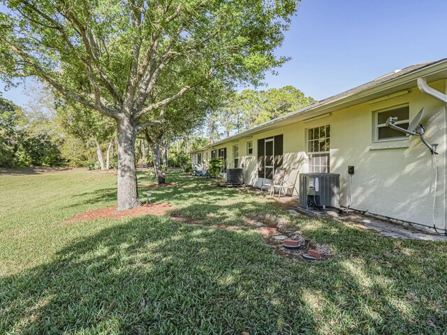 946 S Easy St, Sebastian, FL 32958 - view of yard with cooling unit