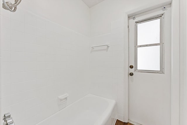 6560 Hayes St, Hollywood, FL 33024 - full bath featuring tub / shower combination