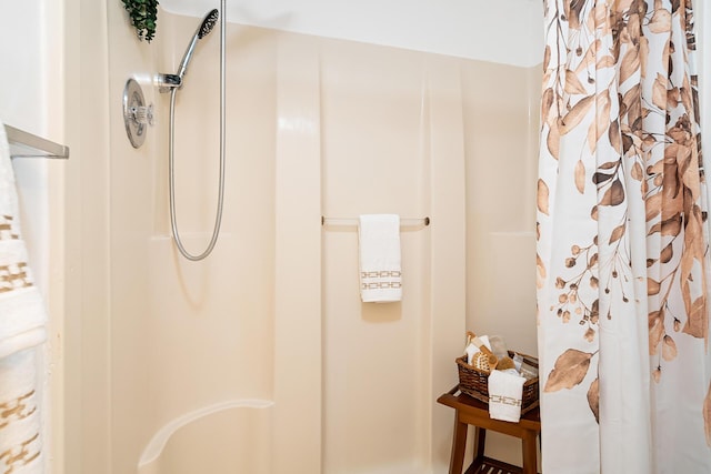 bathroom with curtained shower